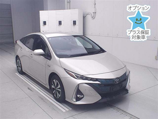 TOYOTA PRIUS — фото