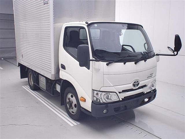 TOYOTA DYNA — фото