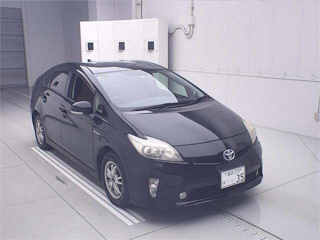 TOYOTA PRIUS — фото