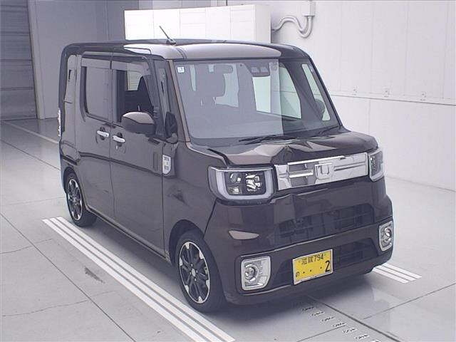 DAIHATSU WAKE — фото