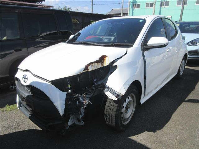 TOYOTA YARIS — фото