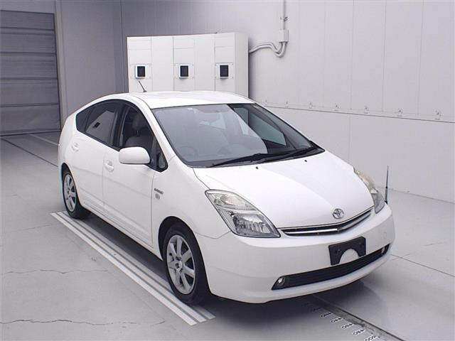 TOYOTA PRIUS — фото