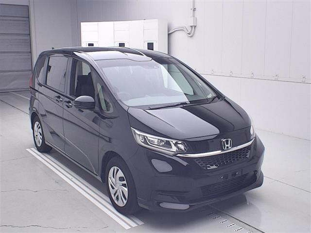 HONDA FREED — фото
