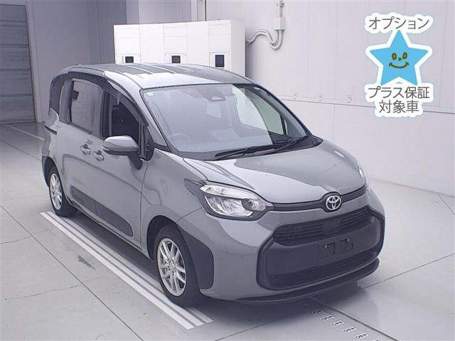 TOYOTA SIENTA — фото