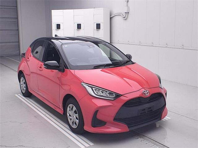 TOYOTA YARIS — фото