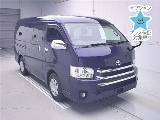 TOYOTA HIACE — фото