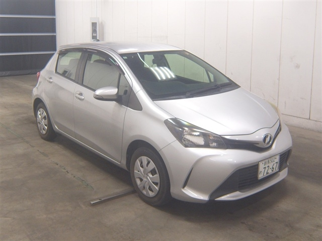 TOYOTA VITZ — фото