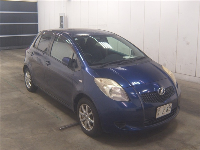 TOYOTA VITZ — фото