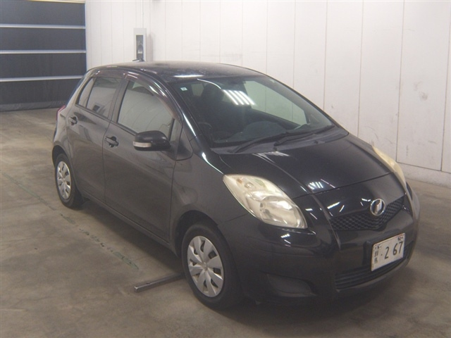 TOYOTA VITZ — фото