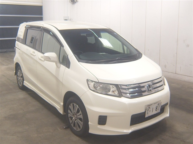 HONDA FREED — фото