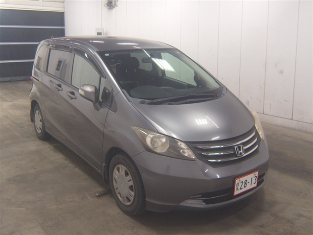 HONDA FREED — фото