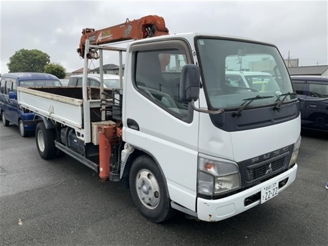 MITSUBISHI CANTER — фото