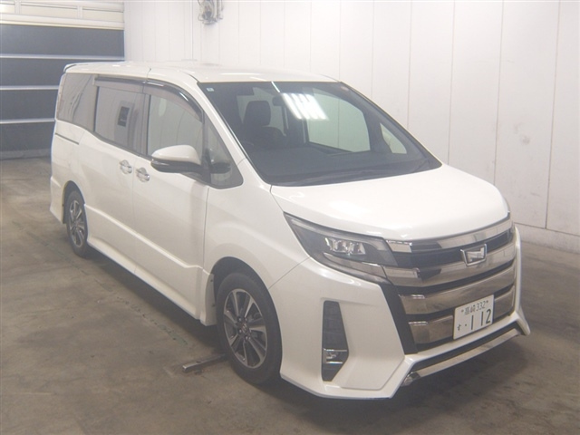 TOYOTA NOAH — фото