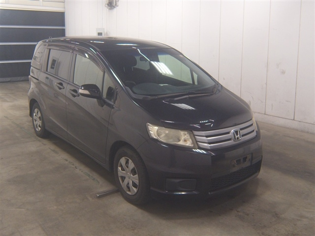 HONDA FREED — фото