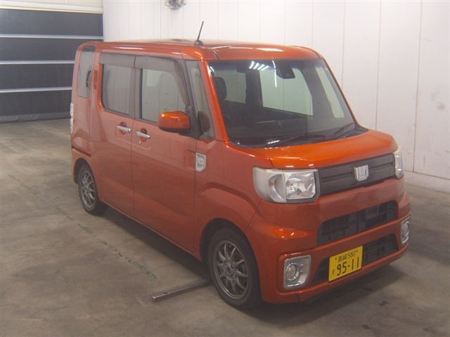 DAIHATSU WAKE — фото
