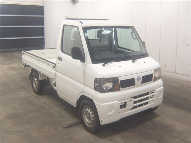 NISSAN CLIPPER — фото