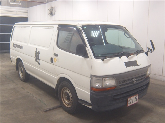 TOYOTA HIACE — фото