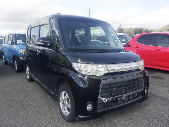 DAIHATSU TANTO — фото