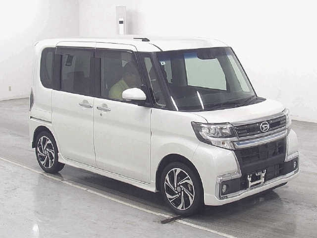 DAIHATSU TANTO — фото