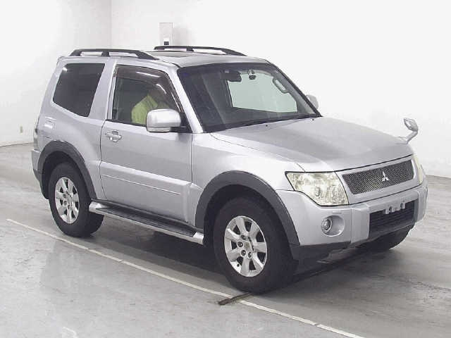 MITSUBISHI PAJERO — фото