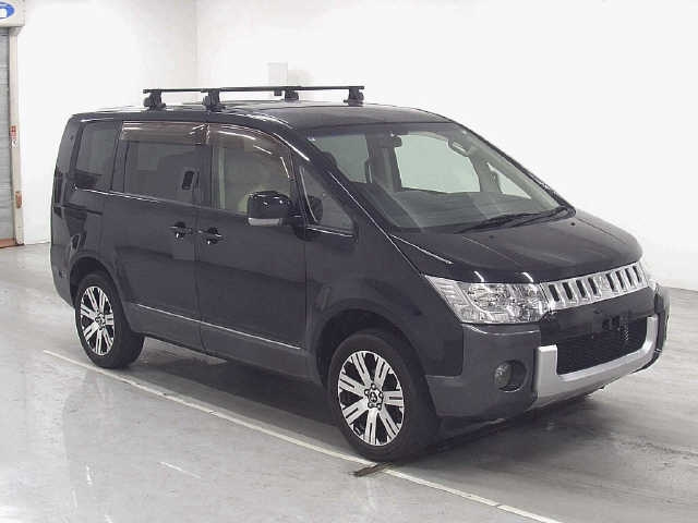 MITSUBISHI DELICA — фото