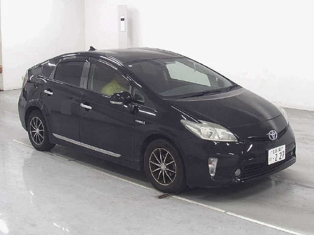 TOYOTA PRIUS — фото