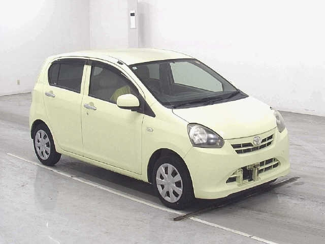 TOYOTA PIXIS — фото