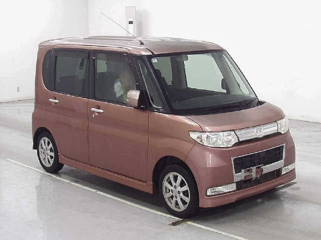 DAIHATSU TANTO — фото