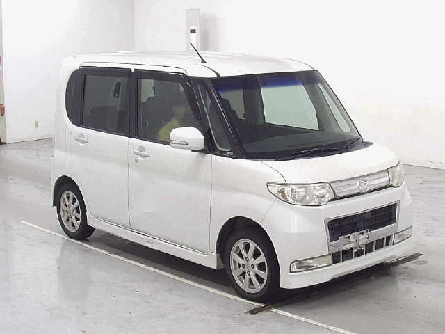 DAIHATSU TANTO — фото