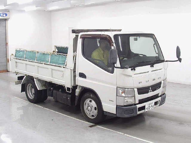 MITSUBISHI CANTER — фото