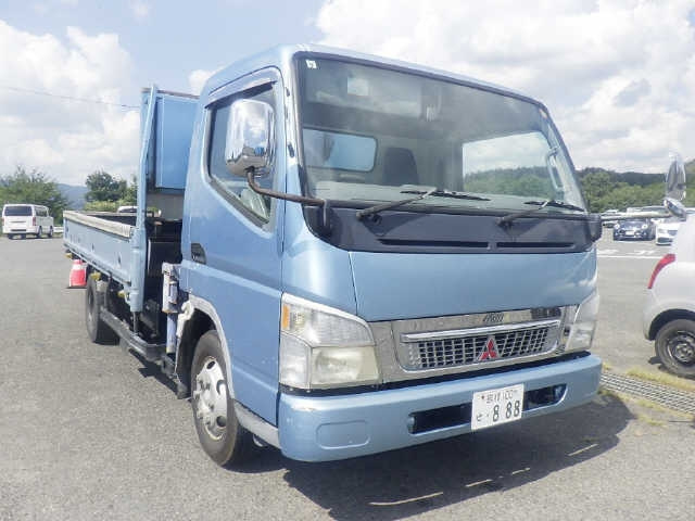MITSUBISHI CANTER — фото