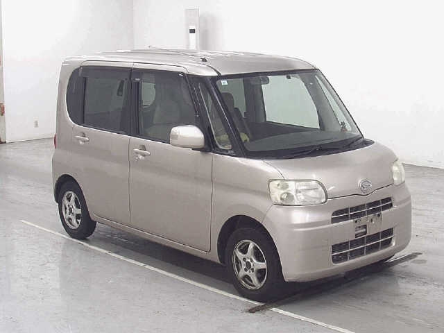 DAIHATSU TANTO — фото