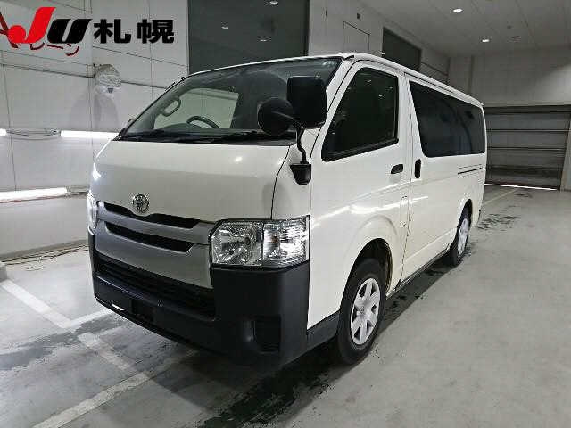 TOYOTA HIACE — фото