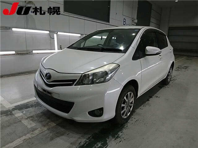 TOYOTA VITZ — фото