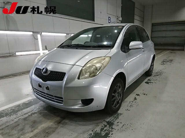 TOYOTA VITZ — фото
