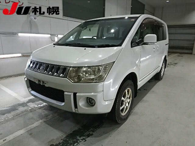 MITSUBISHI DELICA — фото