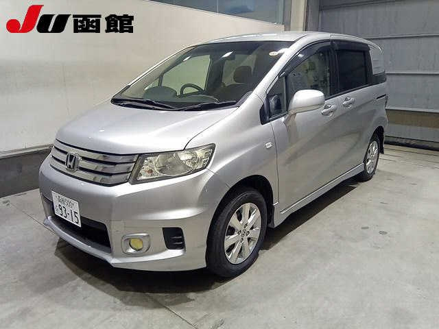 HONDA FREED — фото