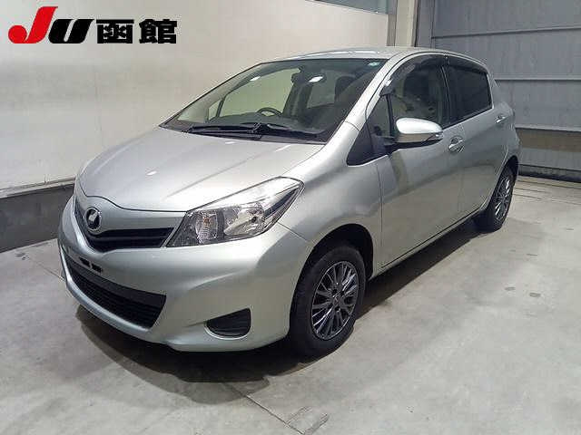 TOYOTA VITZ — фото