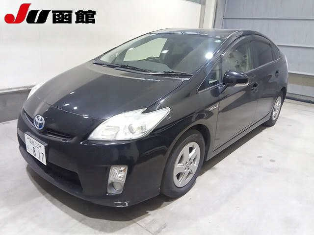 TOYOTA PRIUS — фото