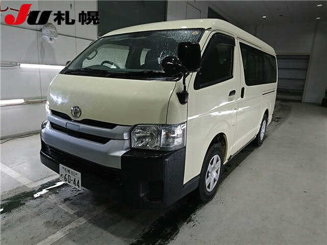 TOYOTA HIACE — фото