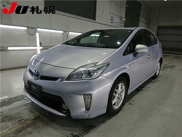 TOYOTA PRIUS — фото