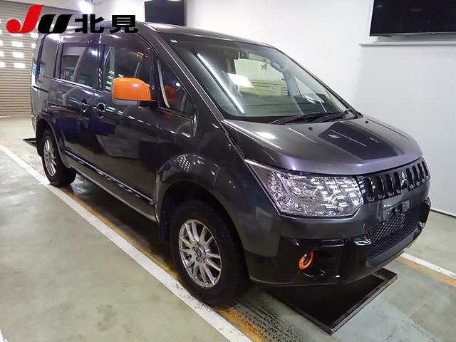 MITSUBISHI DELICA — фото