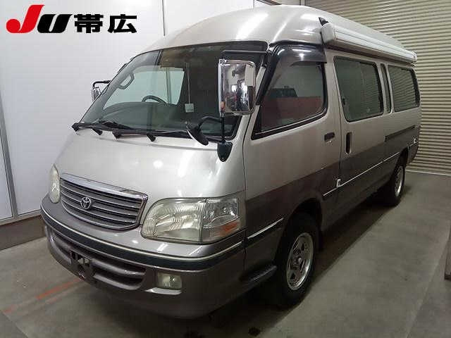 TOYOTA HIACE — фото