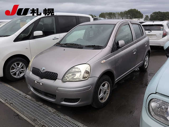 TOYOTA VITZ — фото