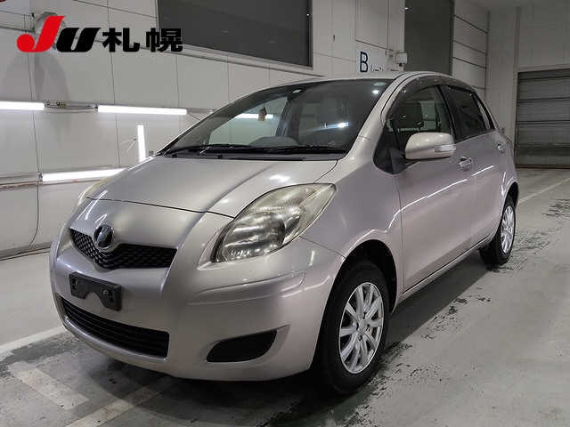 TOYOTA VITZ — фото