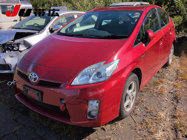 TOYOTA PRIUS — фото