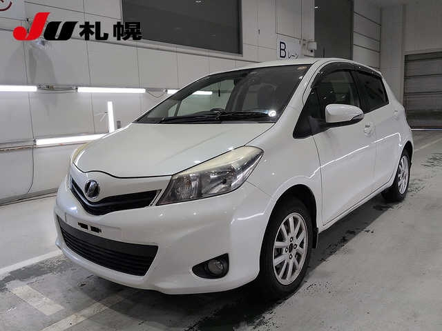 TOYOTA VITZ — фото