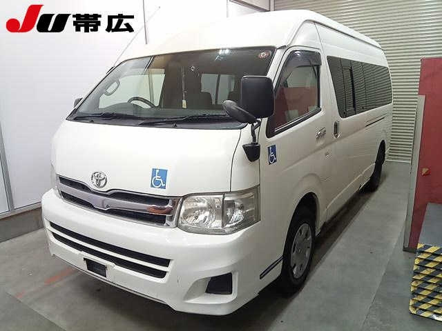 TOYOTA HIACE — фото