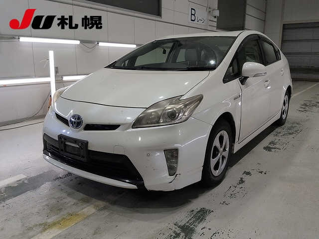 TOYOTA PRIUS — фото