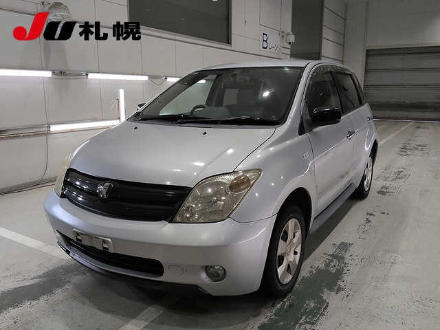 TOYOTA IST